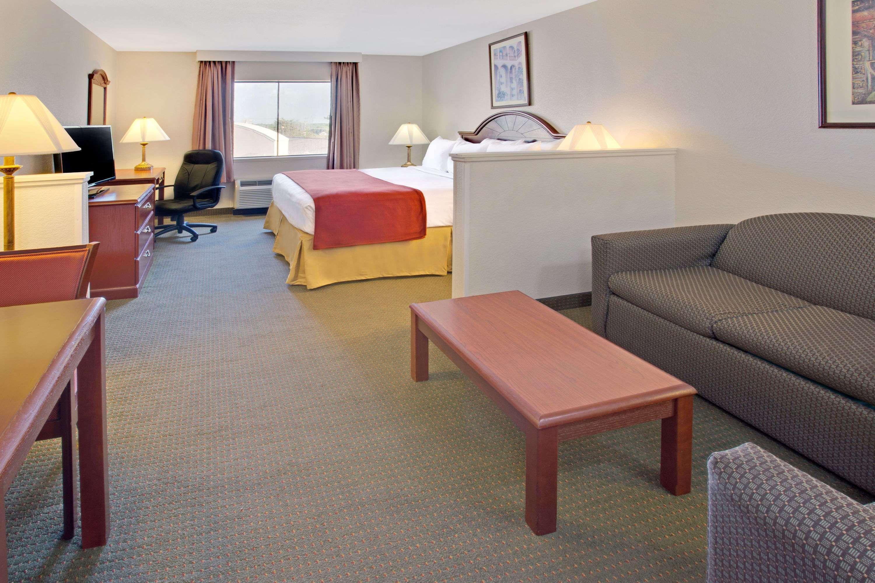 Days Inn & Suites By Wyndham Laurel Near Fort Meade Exteriör bild