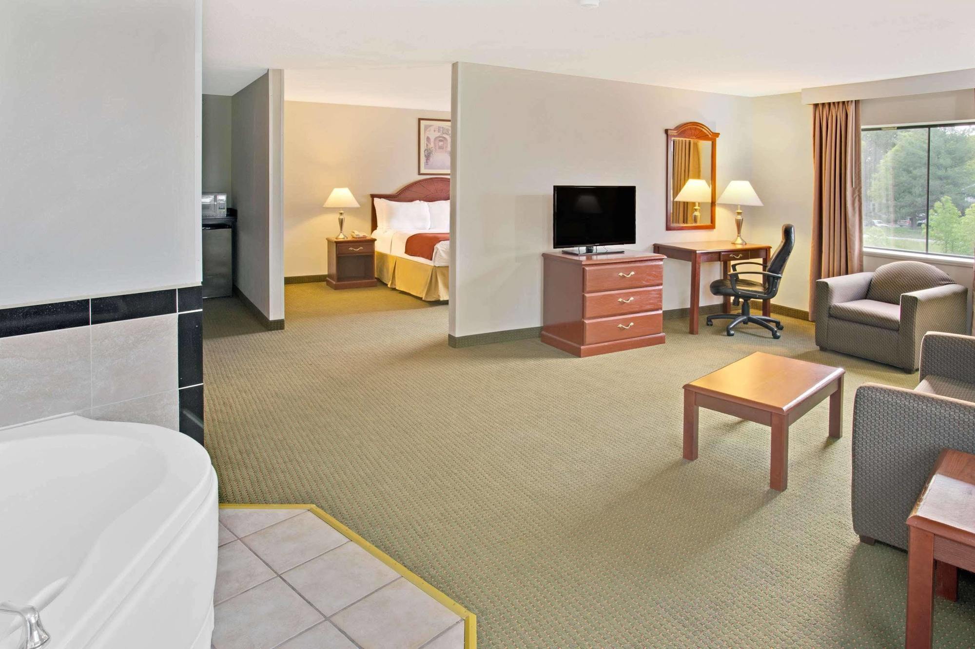 Days Inn & Suites By Wyndham Laurel Near Fort Meade Exteriör bild